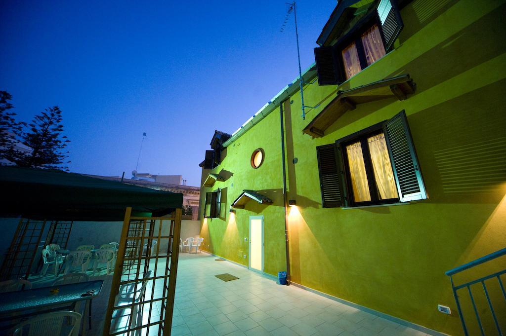 Hotel Quattro Ducati Trani Exterior foto