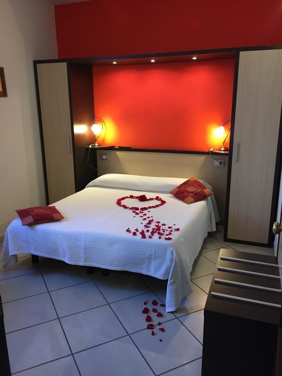 Hotel Quattro Ducati Trani Exterior foto